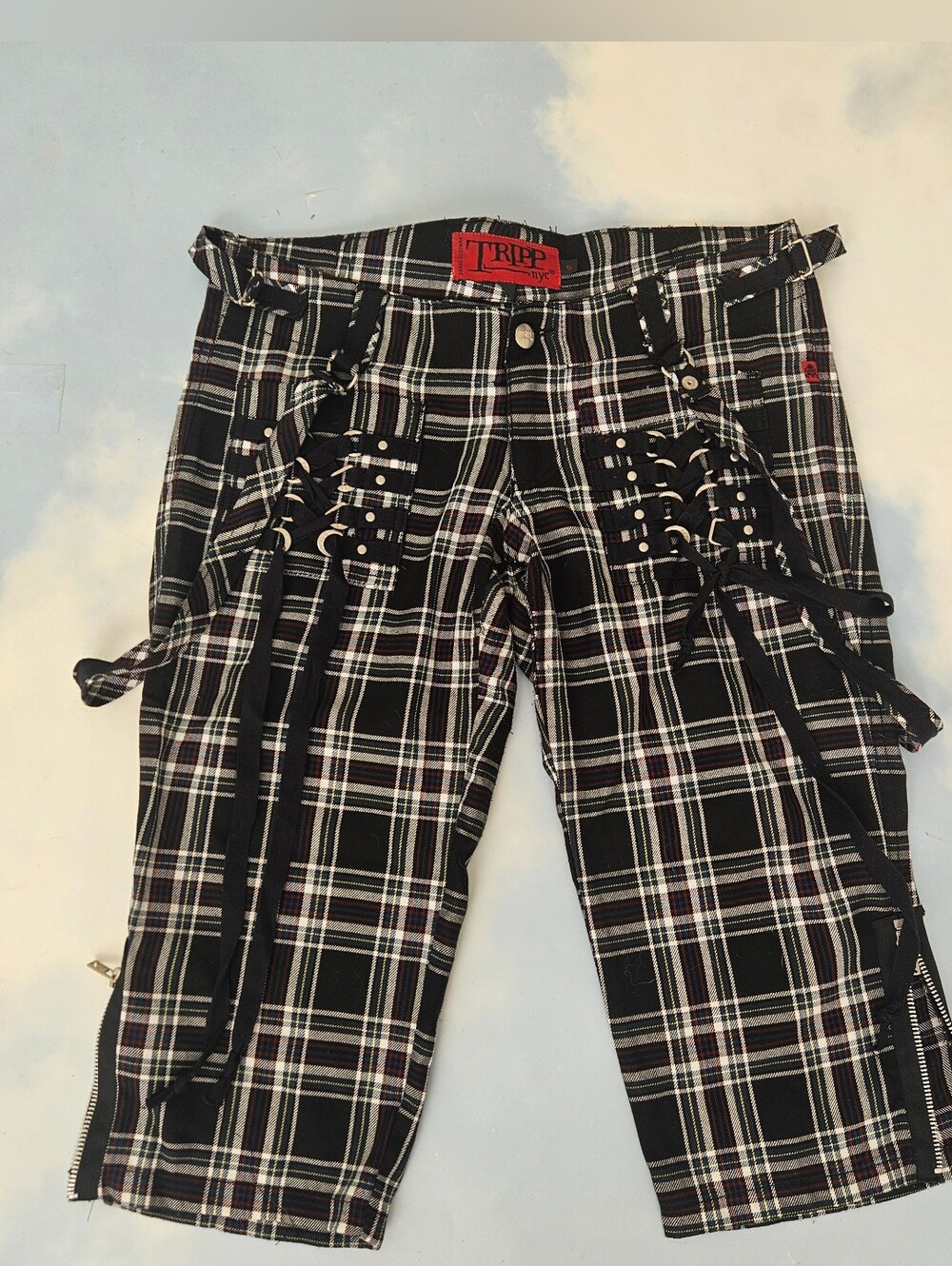 Tripp NYC Black Plaid Lace-Up Cargo Capris